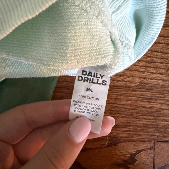 Sweatshirt - Picture 6 of 6